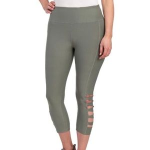Hi Rise Crop capri workout  leggings NWT